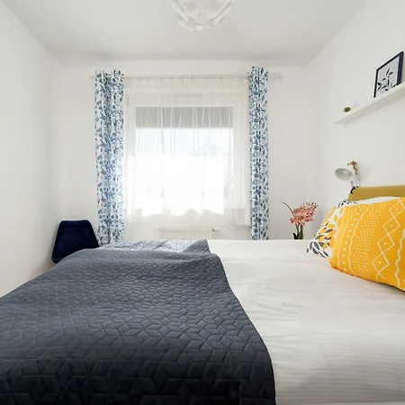 Wyjatkowy Z Parkingiem By Renters Apartamento Breslavia