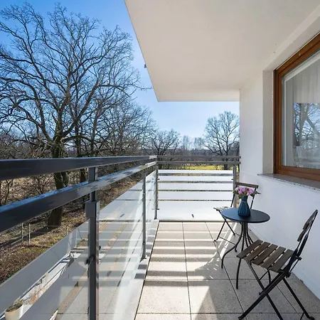 Wyjatkowy Z Parkingiem By Renters فروتسواف