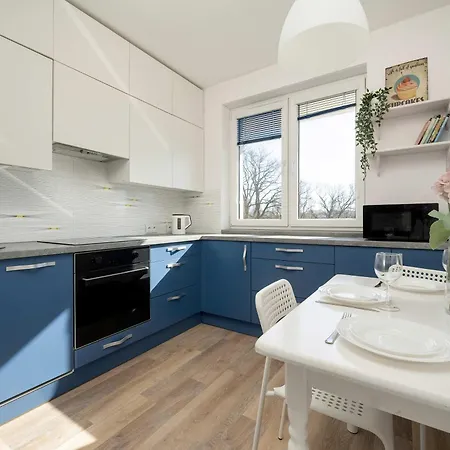 Wyjatkowy Z Parkingiem By Renters فروتسواف